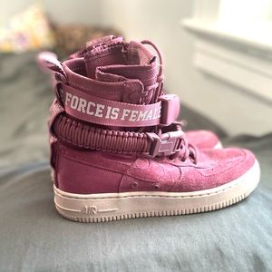 Nike SF Air Force 1 High Force Is Female